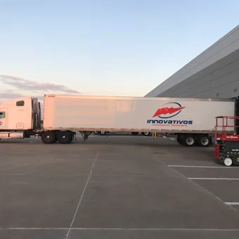 photo-1591212741240-cd65f894cbaf Transporte Terrestre